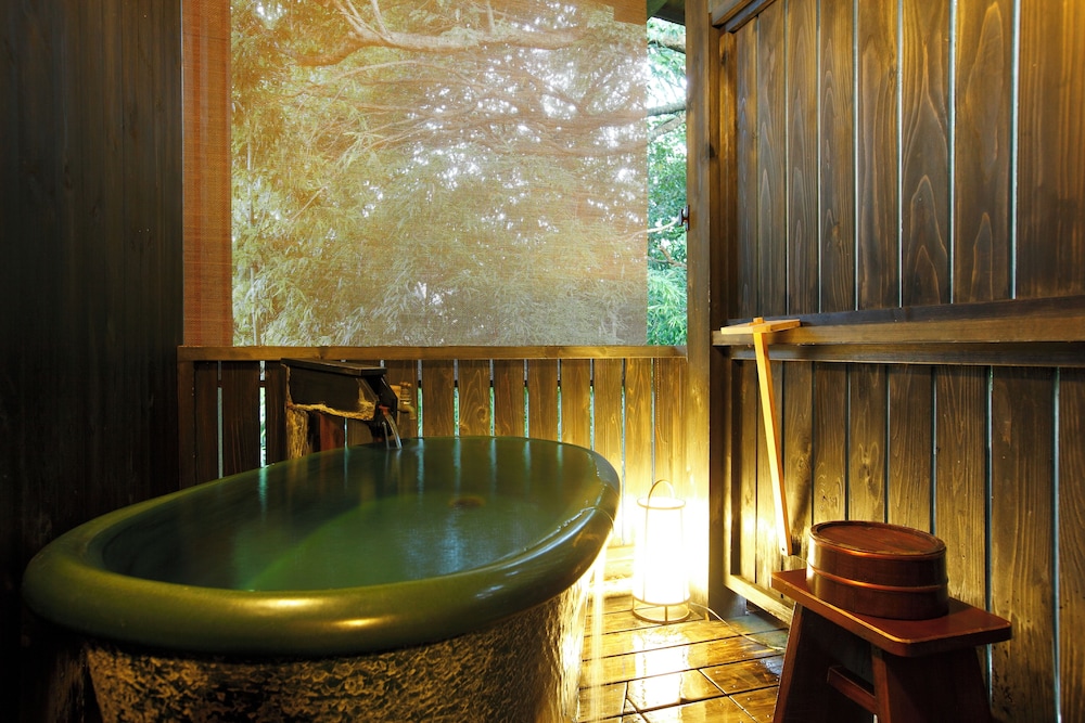 離れ 竹ぶえ バスルーム0 | 八幡野温泉郷 杜の湯 きらの里