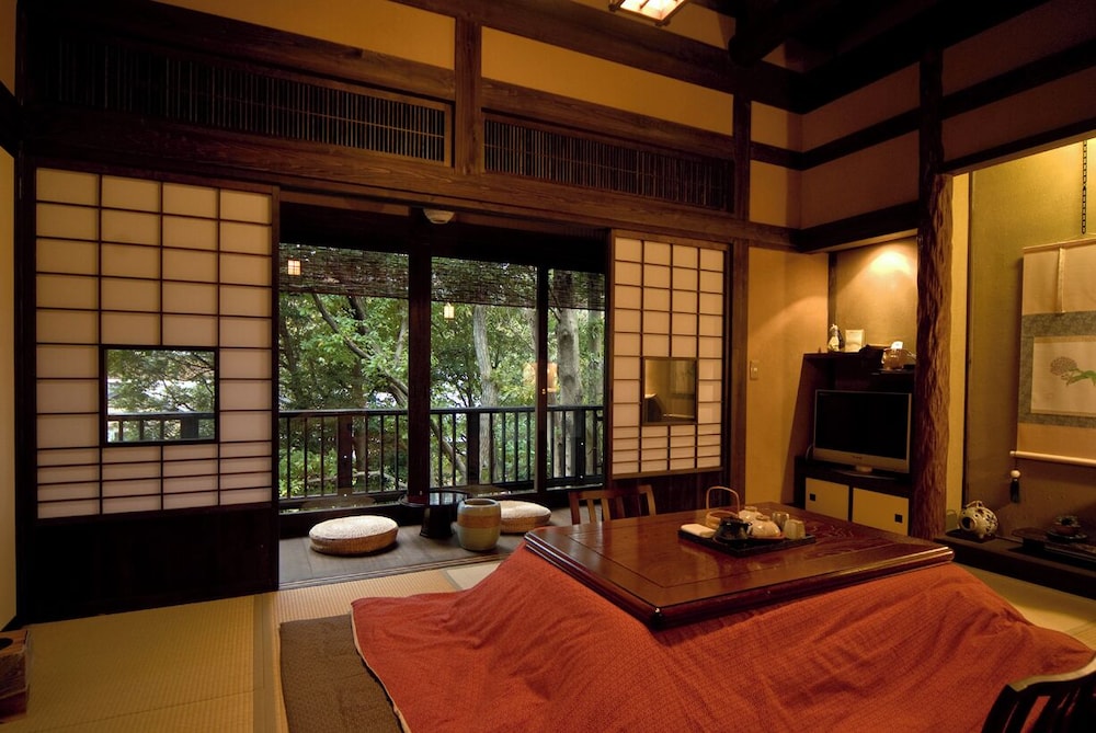 離れ 竹ぶえ 客室2 | 八幡野温泉郷 杜の湯 きらの里