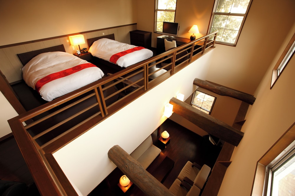 プレミアム 4人部屋 禁煙 | 湯回廊 菊屋