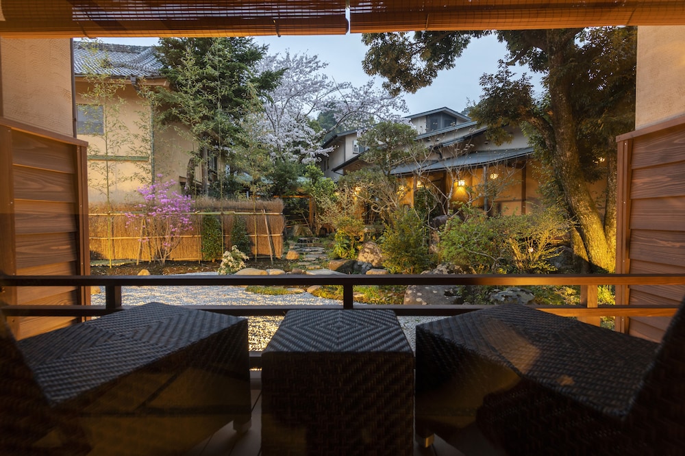 スタンダード ツインルーム シングルベッド 2 台 禁煙 テラス / パティオ0 | 湯回廊 菊屋