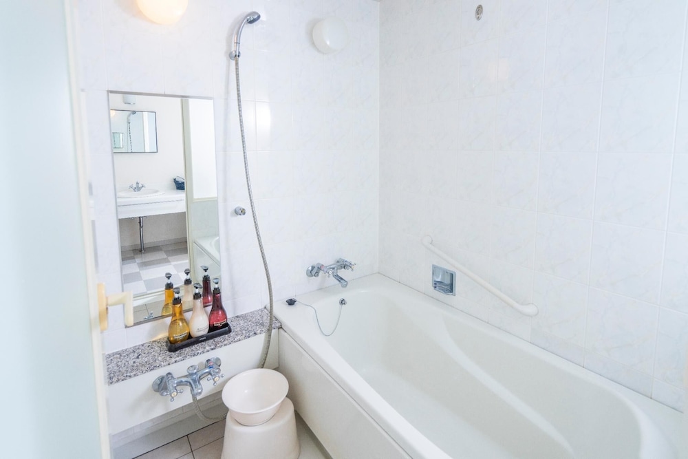 ファミリースタンダード 禁煙 バスルーム0 | ザ・ビーチタワー沖縄