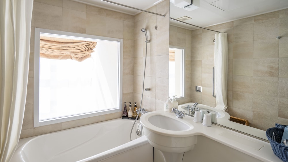 スカイスイート 禁煙 バスルーム1 | ザ・ビーチタワー沖縄