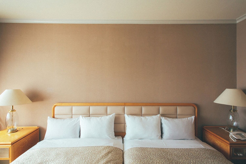 ジュニア スイートダブルサイズベッド 2 台 客室1 | 掛川グランドホテル