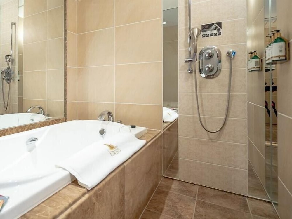 EXESプレミアグランスイート ラウンジアクセス付き 最大4名 禁煙 バスルーム0 | 沖縄かりゆしリゾート EXES 恩納