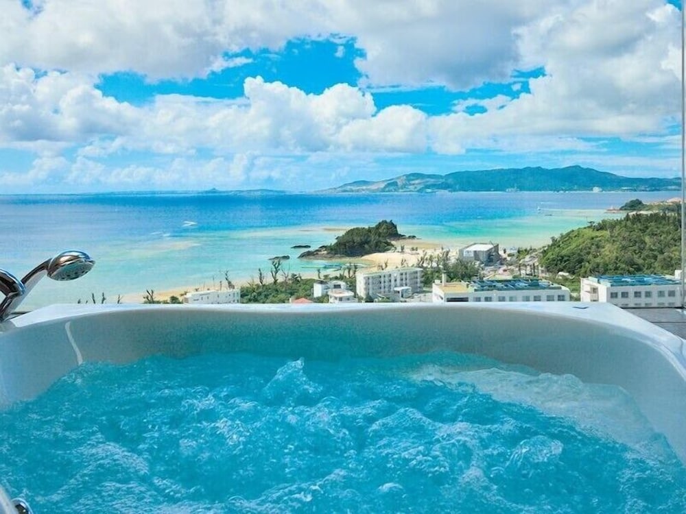 EXESロイヤルプールスイート ラウンジアクセス付き 最大2名 禁煙 バスルーム3 | 沖縄かりゆしリゾート EXES 恩納