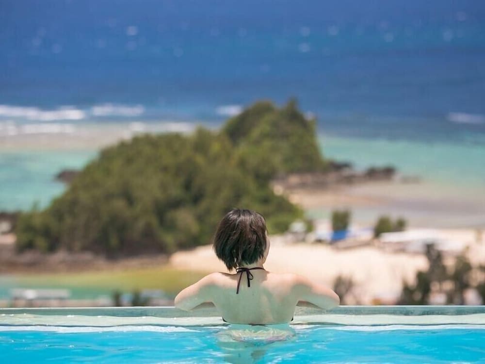 EXESロイヤルプールスイート ラウンジアクセス付き 最大2名 禁煙 客室9 | 沖縄かりゆしリゾート EXES 恩納