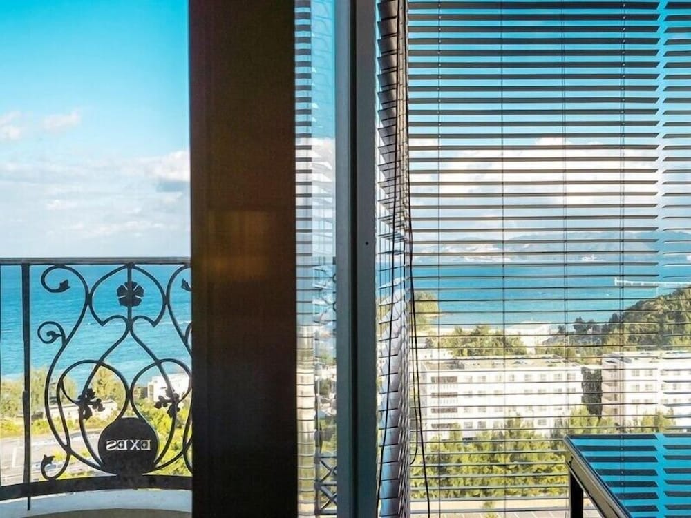 プレミアツイン 最大4名 禁煙 バルコニーからの眺望0 | 沖縄かりゆしリゾート EXES 恩納