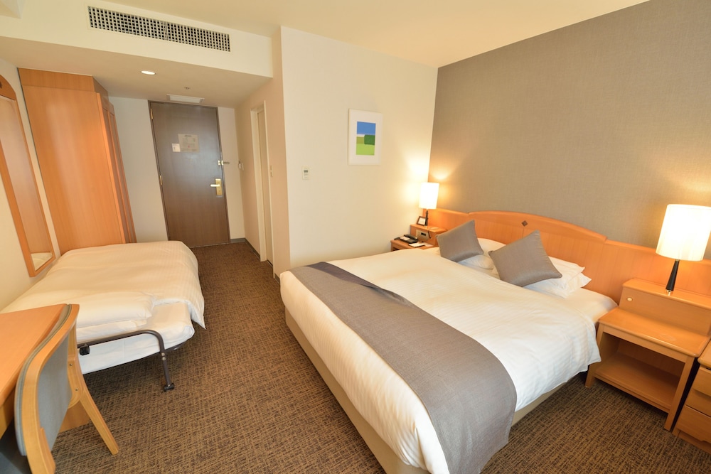 トリプルルーム 禁煙 (Double Room + extra bed) 客室2 | 後楽ホテル