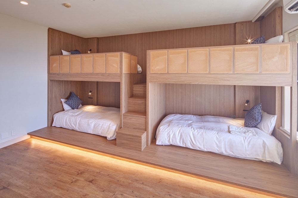 本館 オーシャンファミリールーム (オーシャンウィング) 禁煙 3名利用 客室2 | ロイヤルビューホテル美ら海