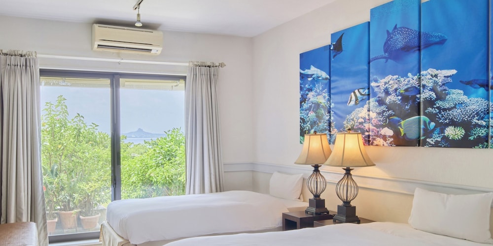 本館 スタンダードツイン - ガーデンプール 禁煙 2名利用 | ロイヤルビューホテル美ら海