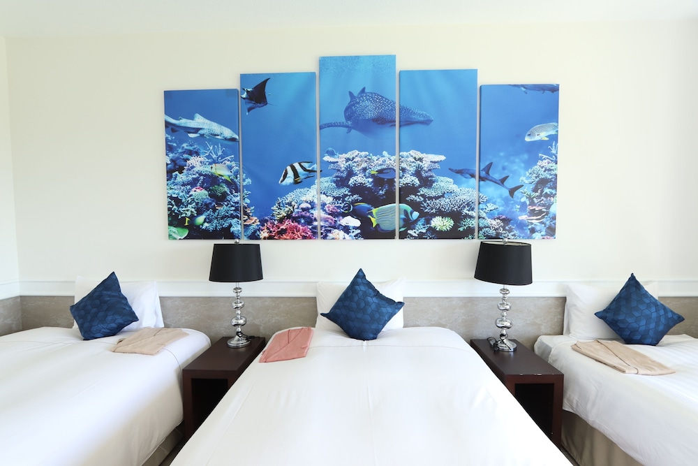 本館 スタンダードツイン - ガーデンプール 禁煙 4名利用 客室1 | ロイヤルビューホテル美ら海