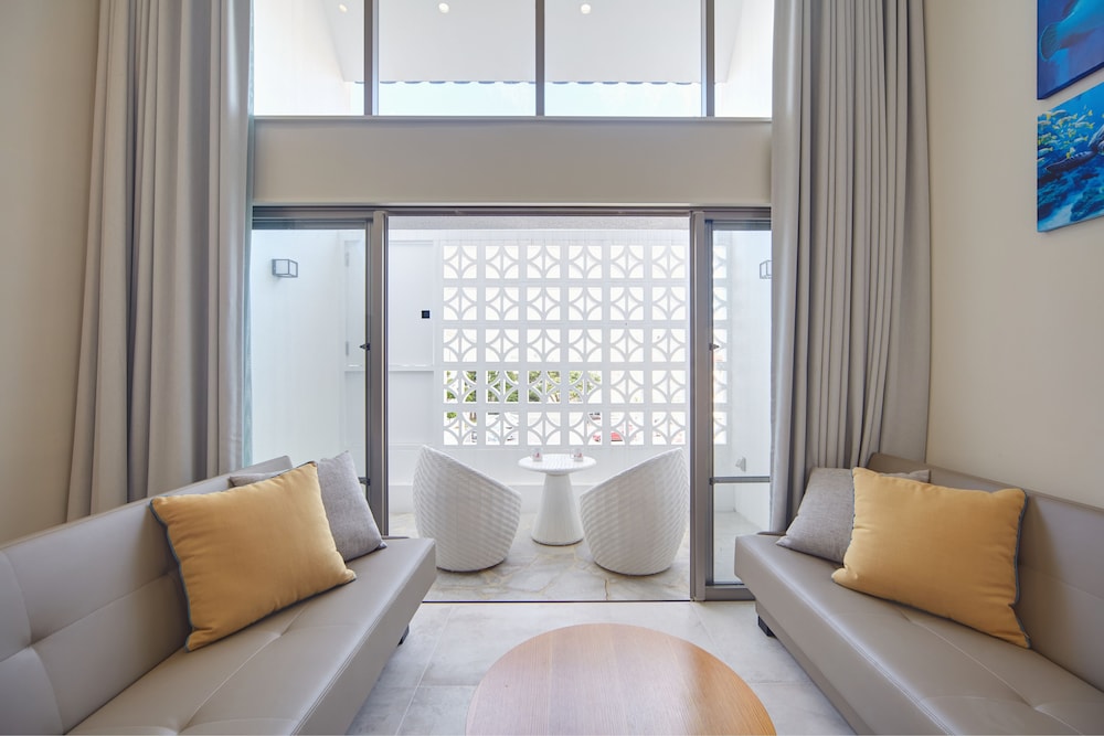 別館 スーペリアテラスツイン 禁煙 2名利用 客室の設備とサービス1 | ロイヤルビューホテル美ら海