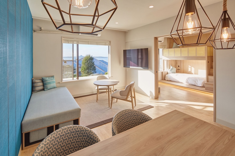 本館 オーシャンファミリールーム (ガーデンウィング) 禁煙 2名利用 | ロイヤルビューホテル美ら海