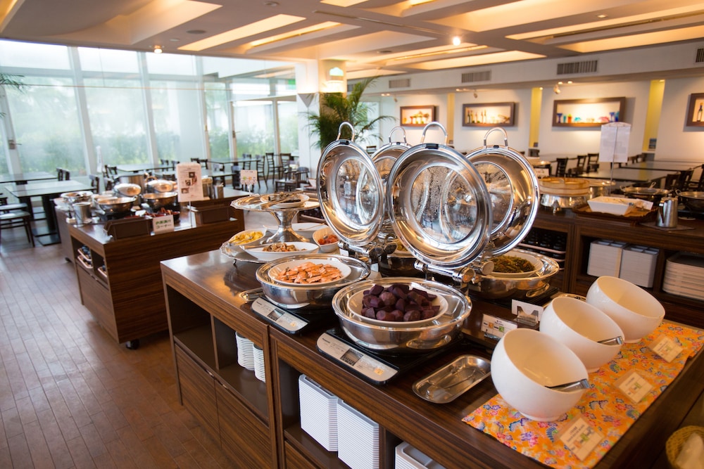 朝食スペース1 | ロイヤルビューホテル美ら海