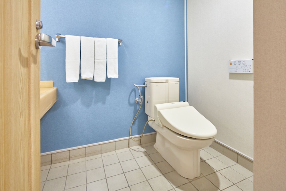 本館 オーシャンファミリールーム (ガーデンウィング) 禁煙 5名利用 客室4 | ロイヤルビューホテル美ら海