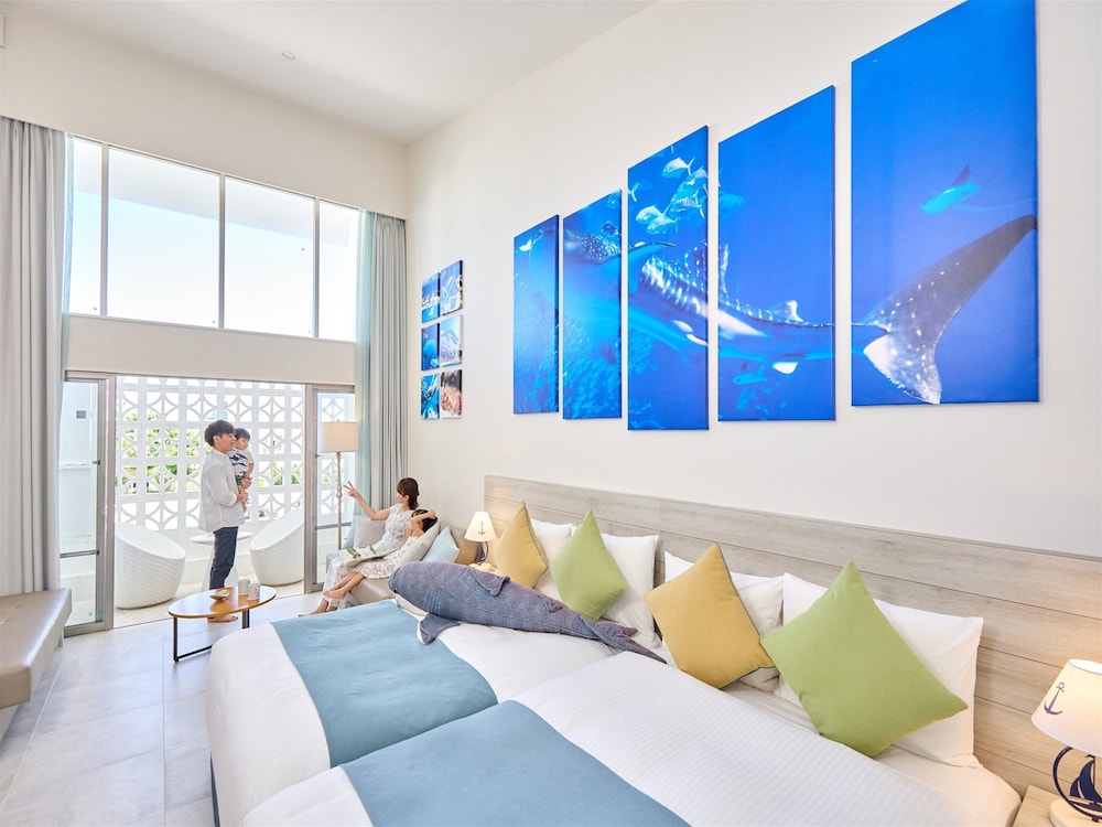 別館 デラックステラスツイン - 4ベッド 禁煙 6 名利用 客室4 | ロイヤルビューホテル美ら海