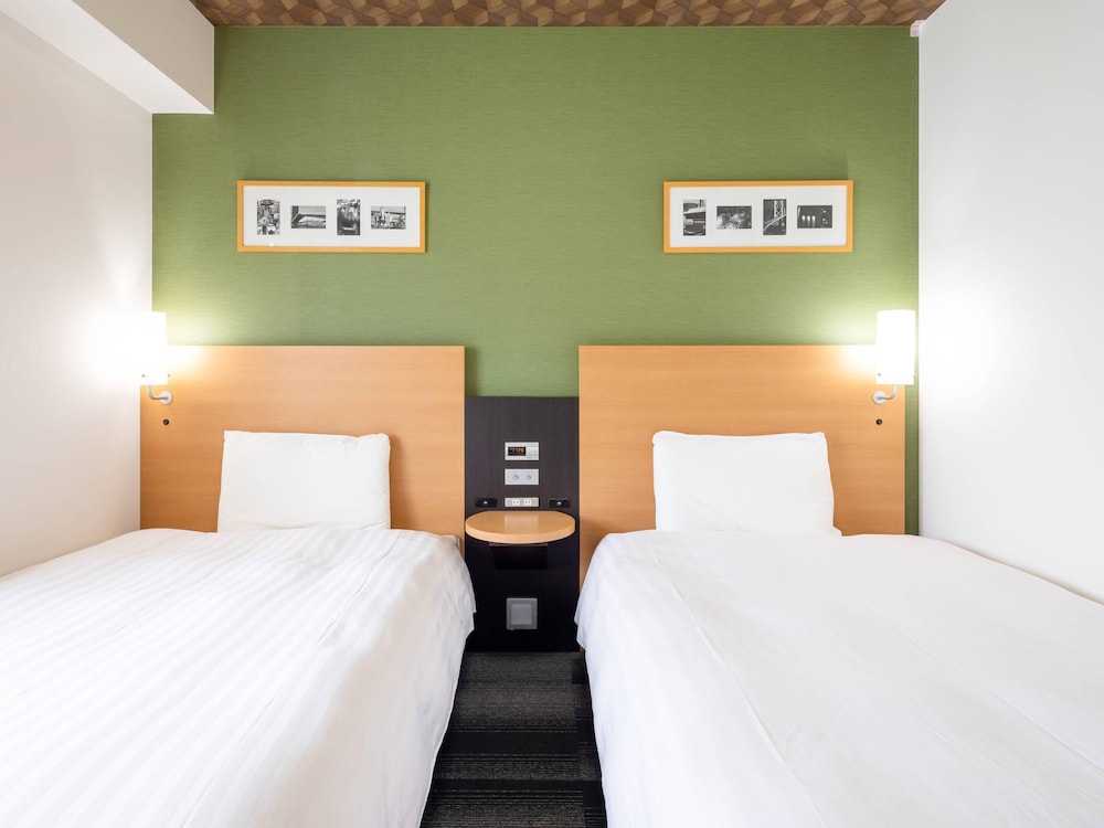 ã¹ã¿ã³ããŒã ãã€ã³ã«ãŒã çŠç
客宀4 | ã³ã³ãã©ãŒãããã«é»åŽ