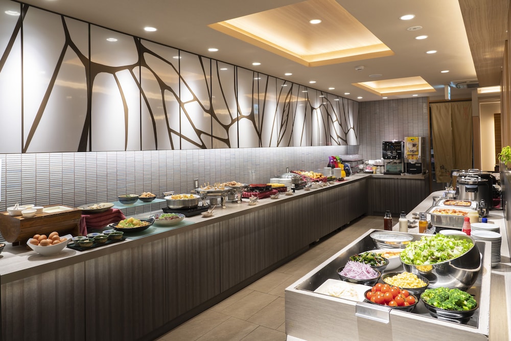 （喫煙）セミダブルルーム（13.3㎡）ベッド幅130㎝、朝食込み 客室5 | ホテルビナリオ梅田