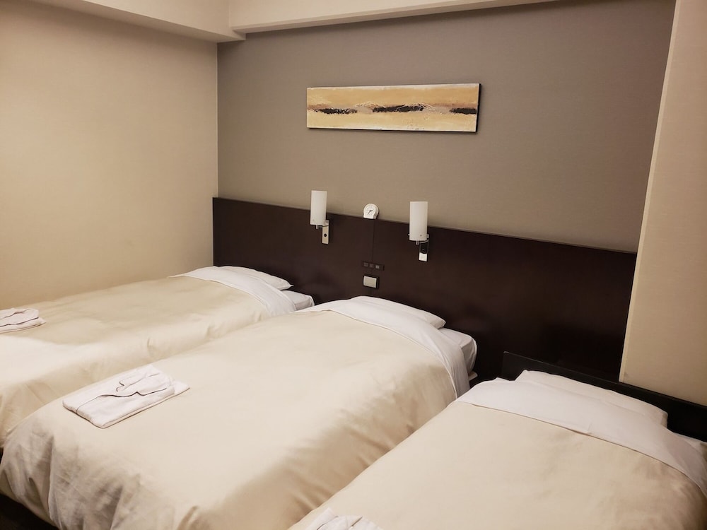 （禁煙）コンフォートツインルーム(21.7平米) ベッド幅120cm ×2、素泊まり(3名利用 エキストラベッドの幅100cm) | ホテルビナリオ梅田