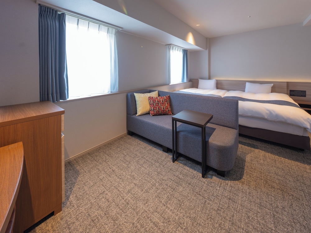 デラックス トリプルルーム | ニューオーサカホテル