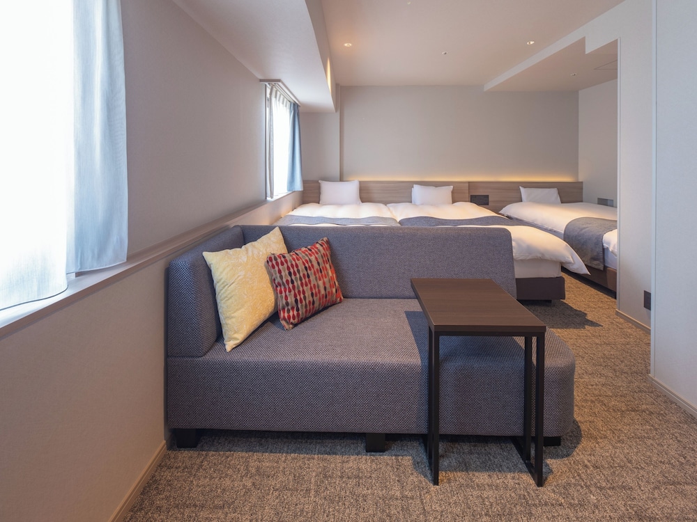 デラックス トリプルルーム 客室1 | ニューオーサカホテル