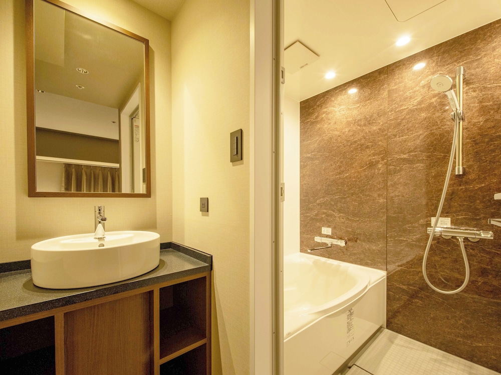 デラックス ツインルーム バスルーム0 | ニューオーサカホテル
