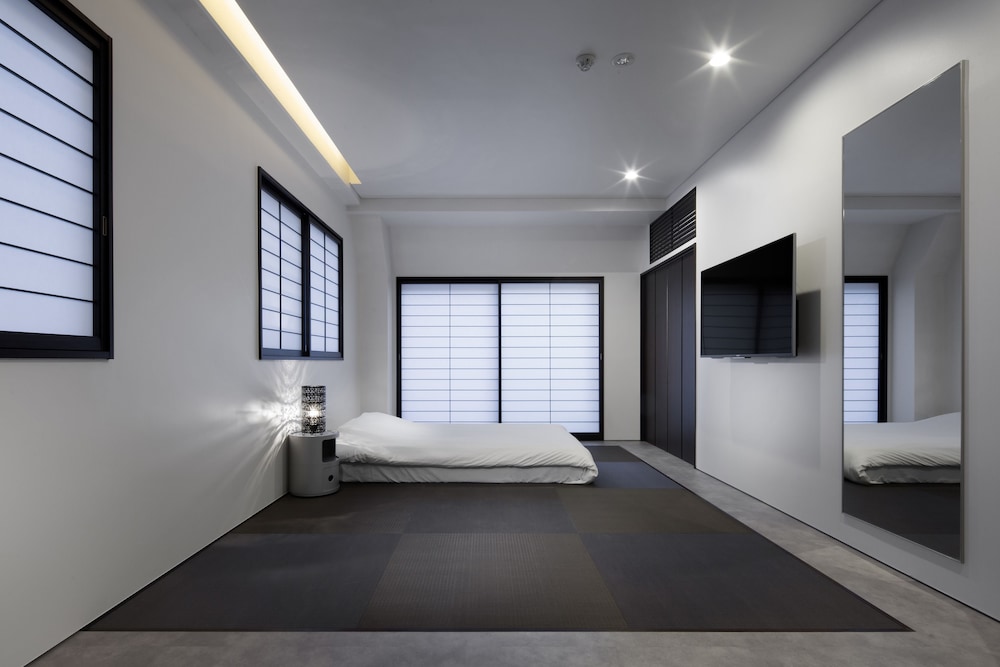 モダンジャパニーズルーム 畳仕様 (4名利用) 客室1 | シティ ホテル N.U.T.S.