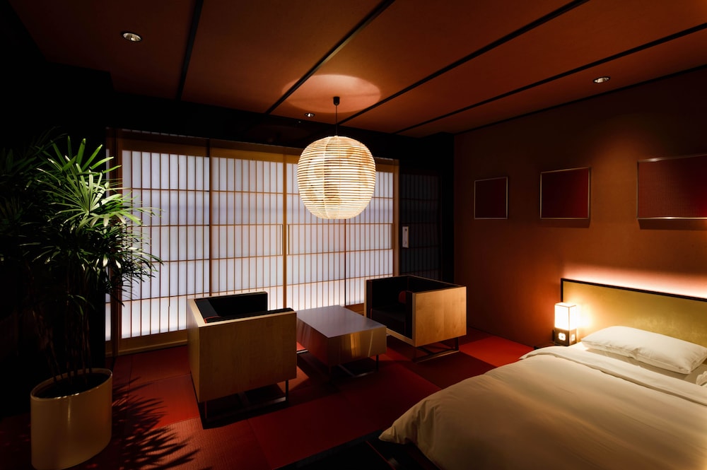 デザイナーズスイート 禁煙 リビング エリア2 | ザ・スクリーン