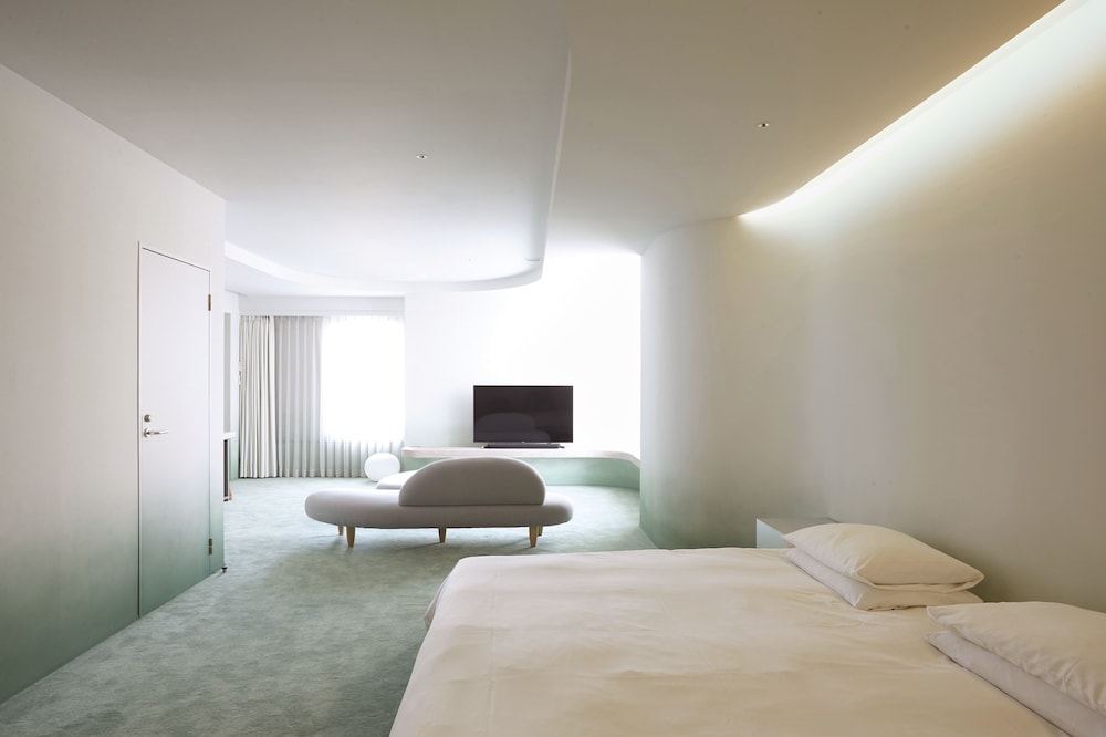 デザイナーズスイート 禁煙 客室4 | ザ・スクリーン