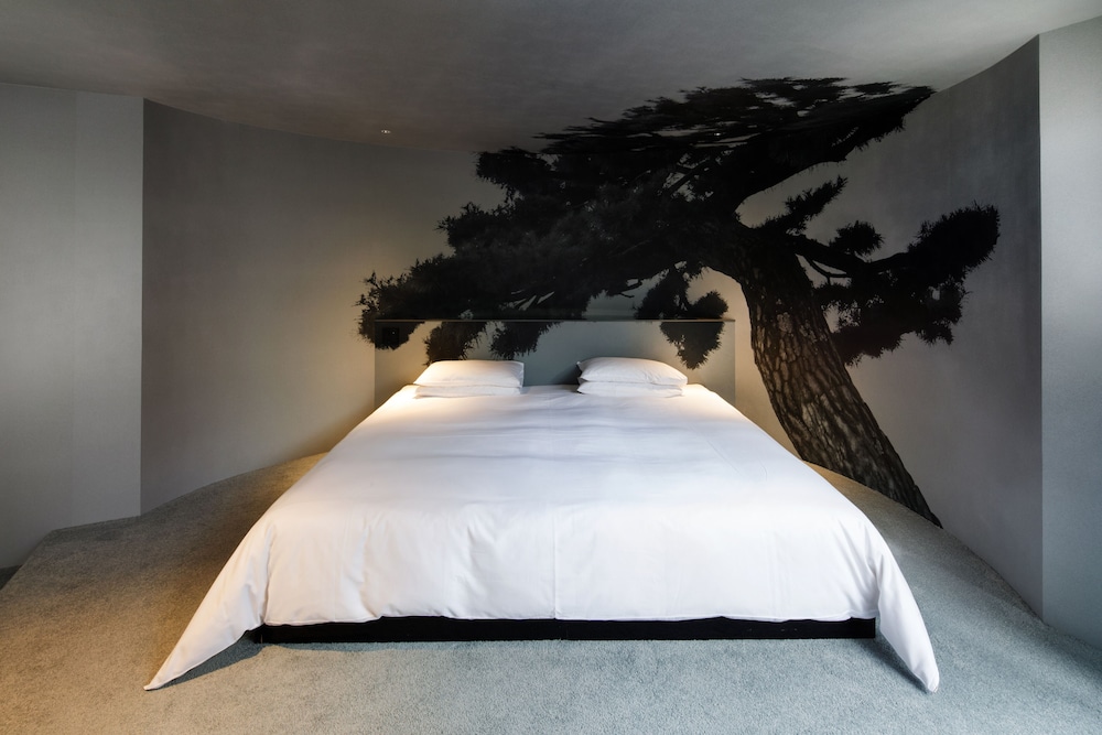 デザイナーズ エグゼクティブ スイートルーム 客室1 | ザ・スクリーン