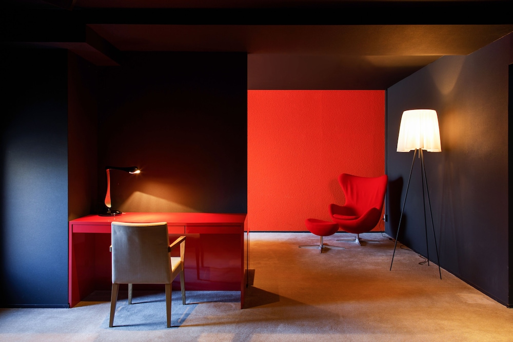 デザイナーズ エグゼクティブ スイートルーム 客室7 | ザ・スクリーン