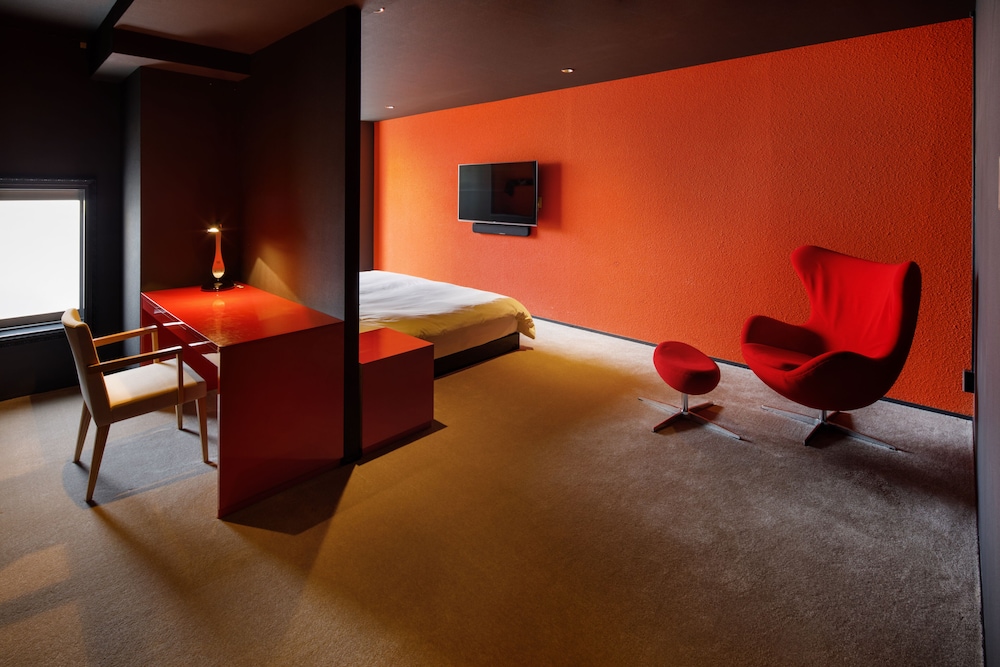 デザイナーズ エグゼクティブ スイートルーム 客室8 | ザ・スクリーン