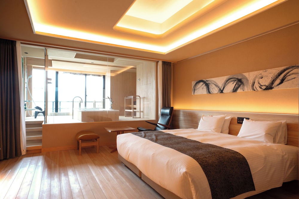 海側ジュニアスイートダブル半露天風呂付（明燈）47㎡ | 宮島グランドホテル有もと