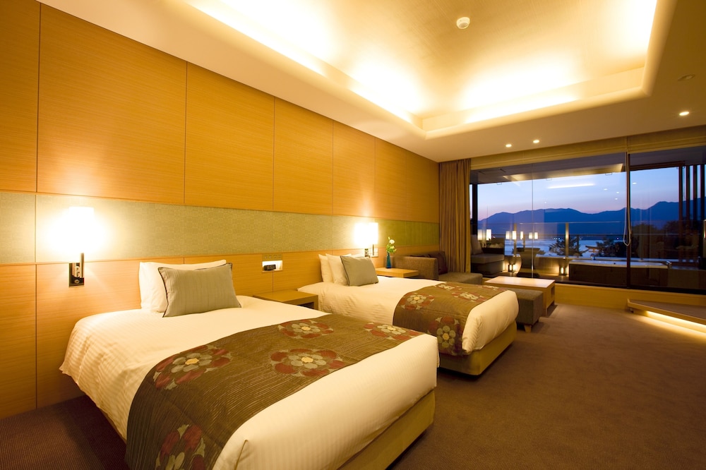 海側露天風呂付和洋室ジュニアスイート 禁煙【74㎡】 | 宮島グランドホテル有もと