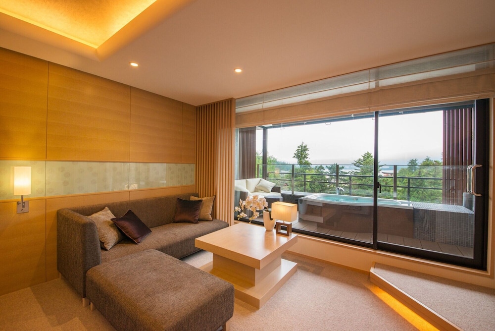 海側露天風呂付和洋室ジュニアスイート 禁煙【74㎡】 部屋からの景観0 | 宮島グランドホテル有もと