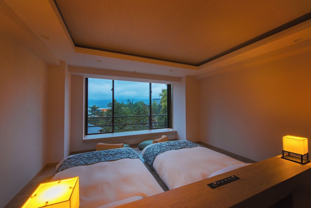 モダン和洋室 47㎡ 客室1 | 宮島グランドホテル有もと