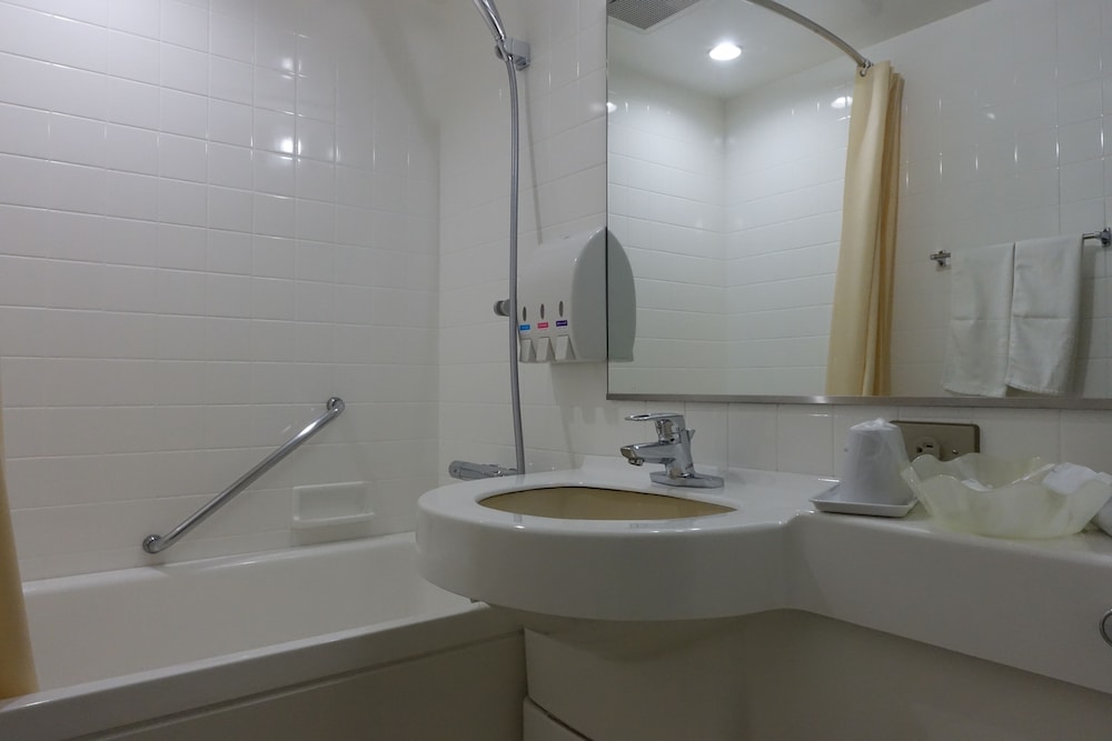 ベーシック ダブルルーム ダブルベッド 1 台 バスルーム1 | 浦安ビューフォートホテル