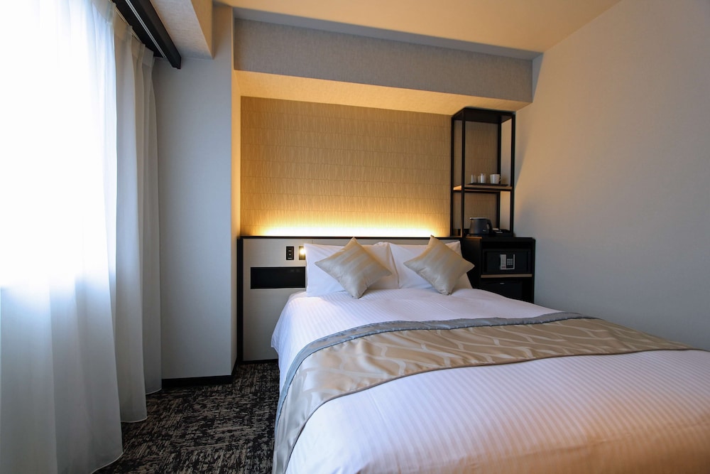 デラックス ルーム ダブルベッド 1 台 禁煙 浴槽 客室4 | ベストウェスタンプラス名古屋栄