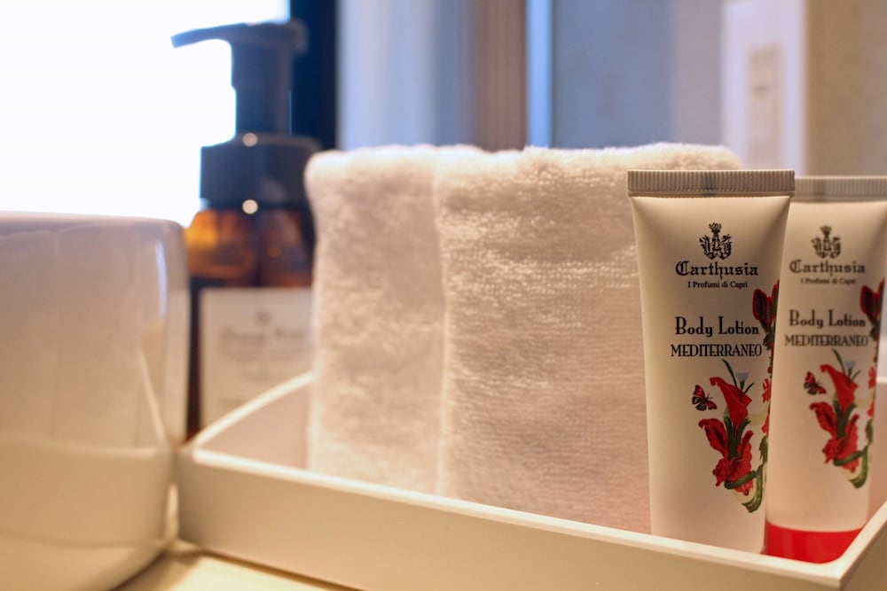 スーペリア ルーム ダブルベッド 1 台 禁煙 浴槽 客室の設備とサービス5 | ベストウェスタンプラス名古屋栄