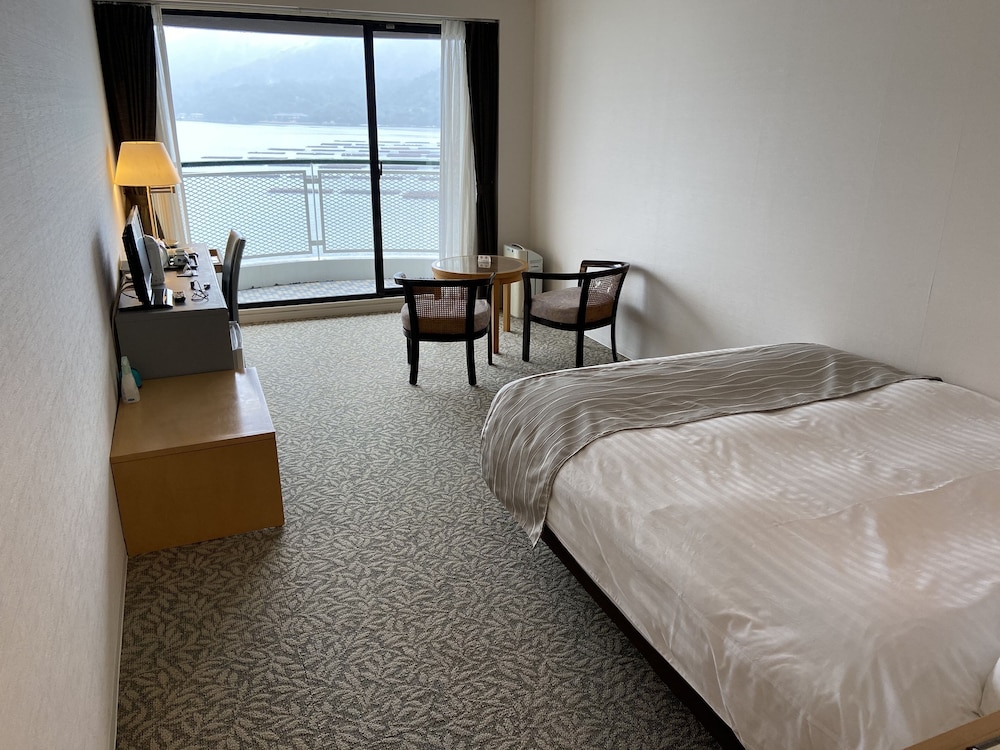 スタンダード ダブルルーム クイーンベッド 1 台 禁煙 オーシャンビュー | 安芸グランドホテル & Spa