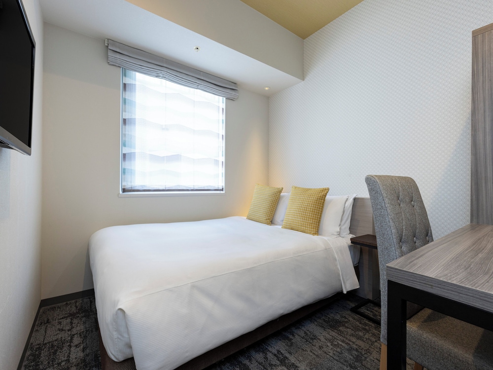 Moderate Semi-Double Room for 2 people / Washer-Dryer 客室5 | 東急ステイ 水道橋