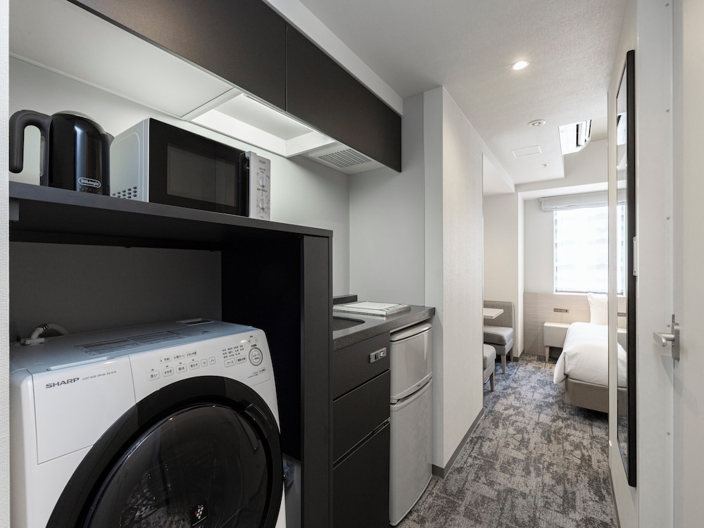 Residential Double Room for 2 People / Washer-Dryer 客室2 | 東急ステイ 水道橋