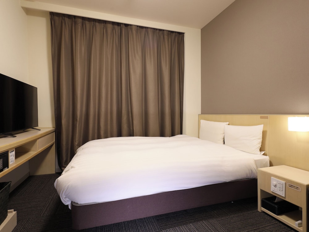 ダブルルーム 禁煙 客室4 | 天然温泉 甲斐路の湯 ドーミーイン甲府