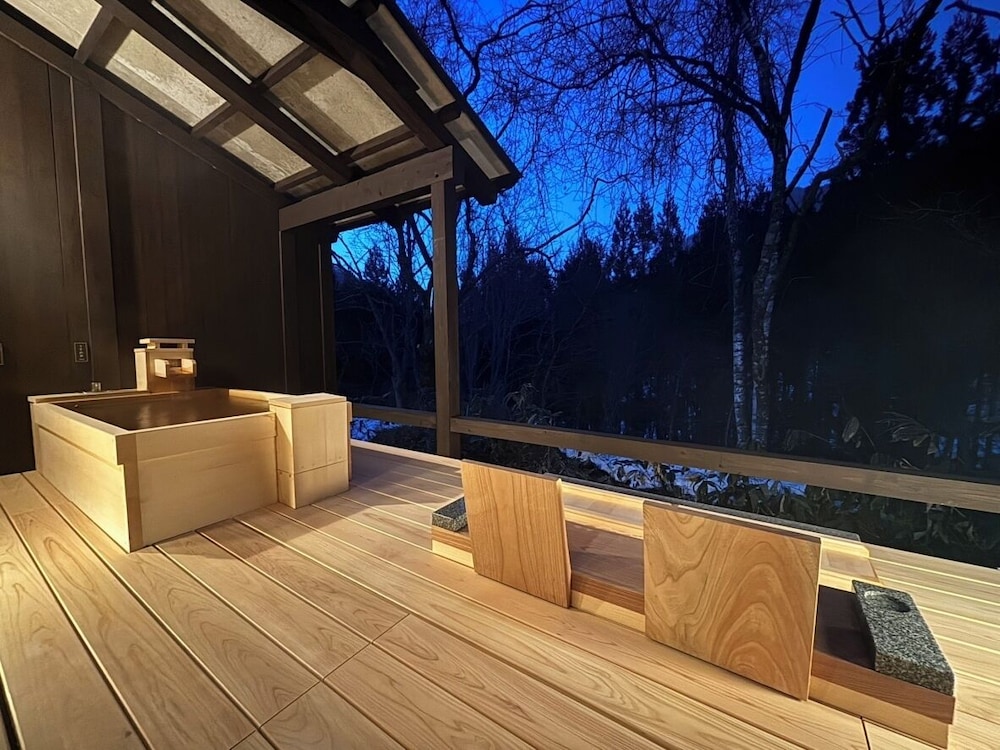 [露天風呂付離れ] 別棟 姫子松の抄…51平米禁煙 バスルーム0 | 匠の宿　深山桜庵