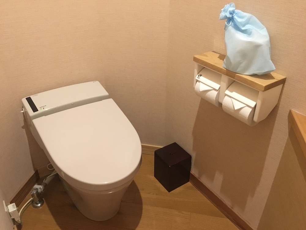 リニューアル [温泉和洋室]開放式内風呂付…45平米 バスルーム0 | 匠の宿　深山桜庵