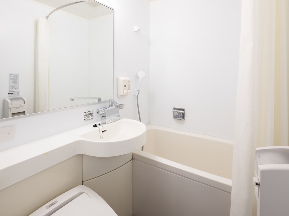 ルーム ダブルベッド 1 台 禁煙 バスルーム0 | コンフォートホテル八戸