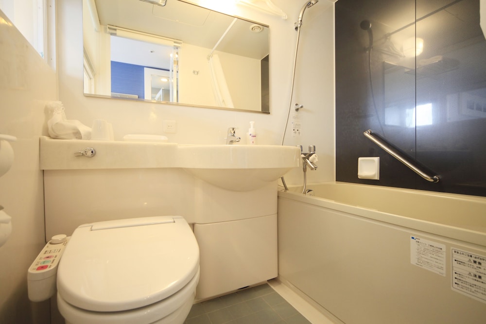 ダブルルーム 喫煙可 (140cm Bed) バスルーム0 | 相鉄フレッサイン新橋烏森口