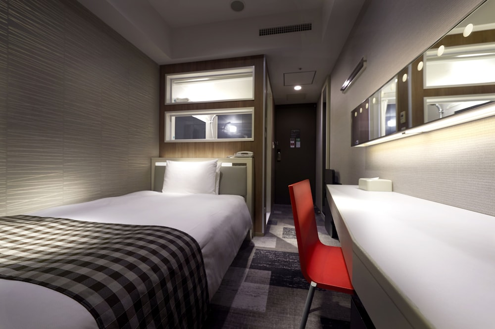 セミダブルルーム 喫煙可 (120cm Bed) 客室1 | 相鉄フレッサイン新橋烏森口