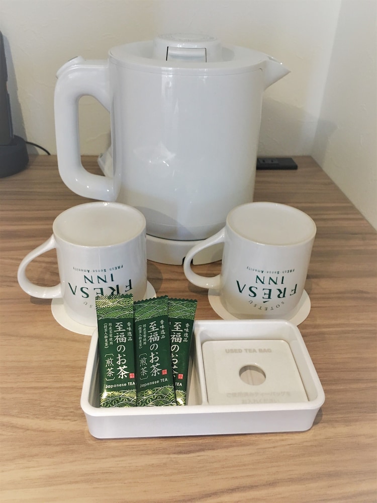 ダブルルーム 喫煙可 (140cm Bed) 客室の設備とサービス1 | 相鉄フレッサイン新橋烏森口