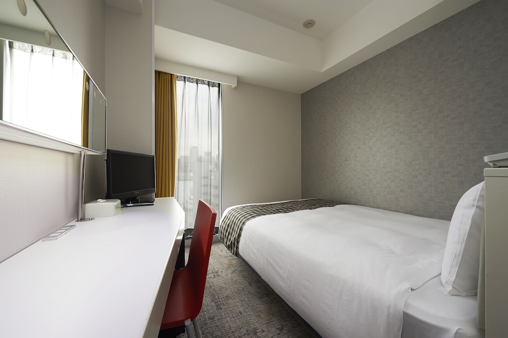 ダブルルーム 喫煙可 (140cm Bed) 客室1 | 相鉄フレッサイン新橋烏森口